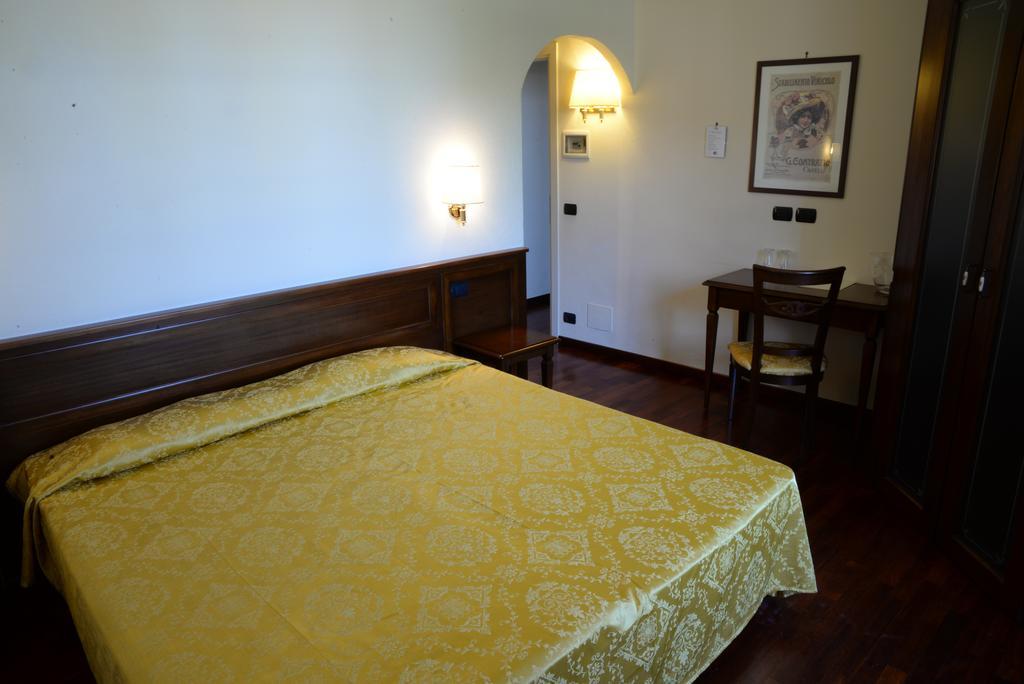 Hotel Chiara 3*
